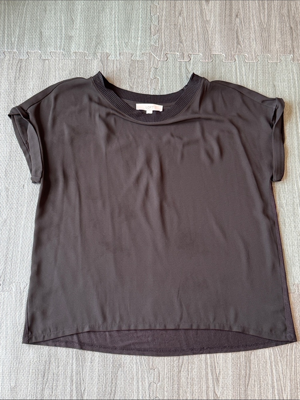 LOFT Black Drapey Short-Sleeve Crewneck Tee with Rolled Cuffs - Women’s Size XL